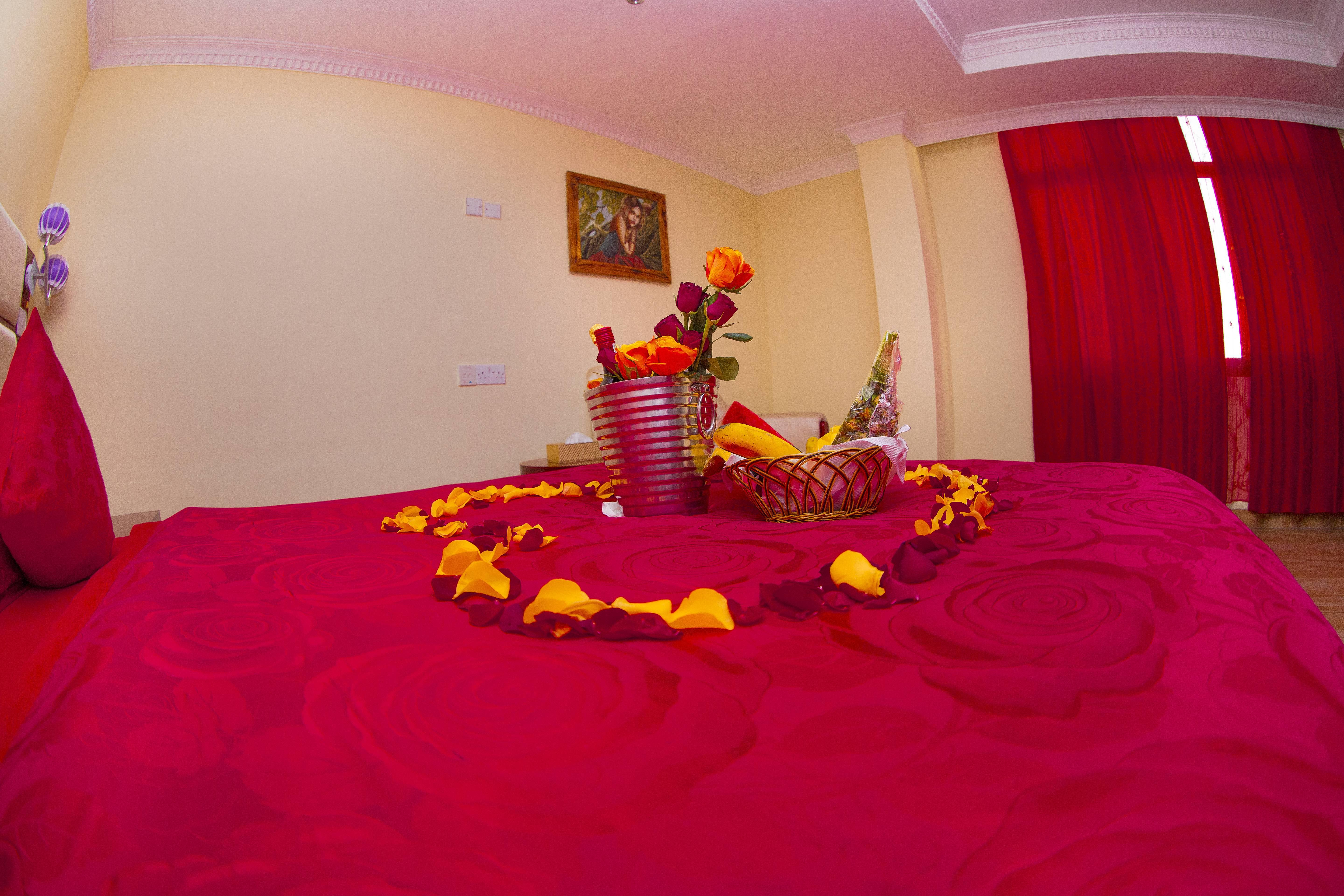 Tiffany Diamond Hotels Ltd - Indira Gandhi Street Дар-эс-Саламе Экстерьер фото