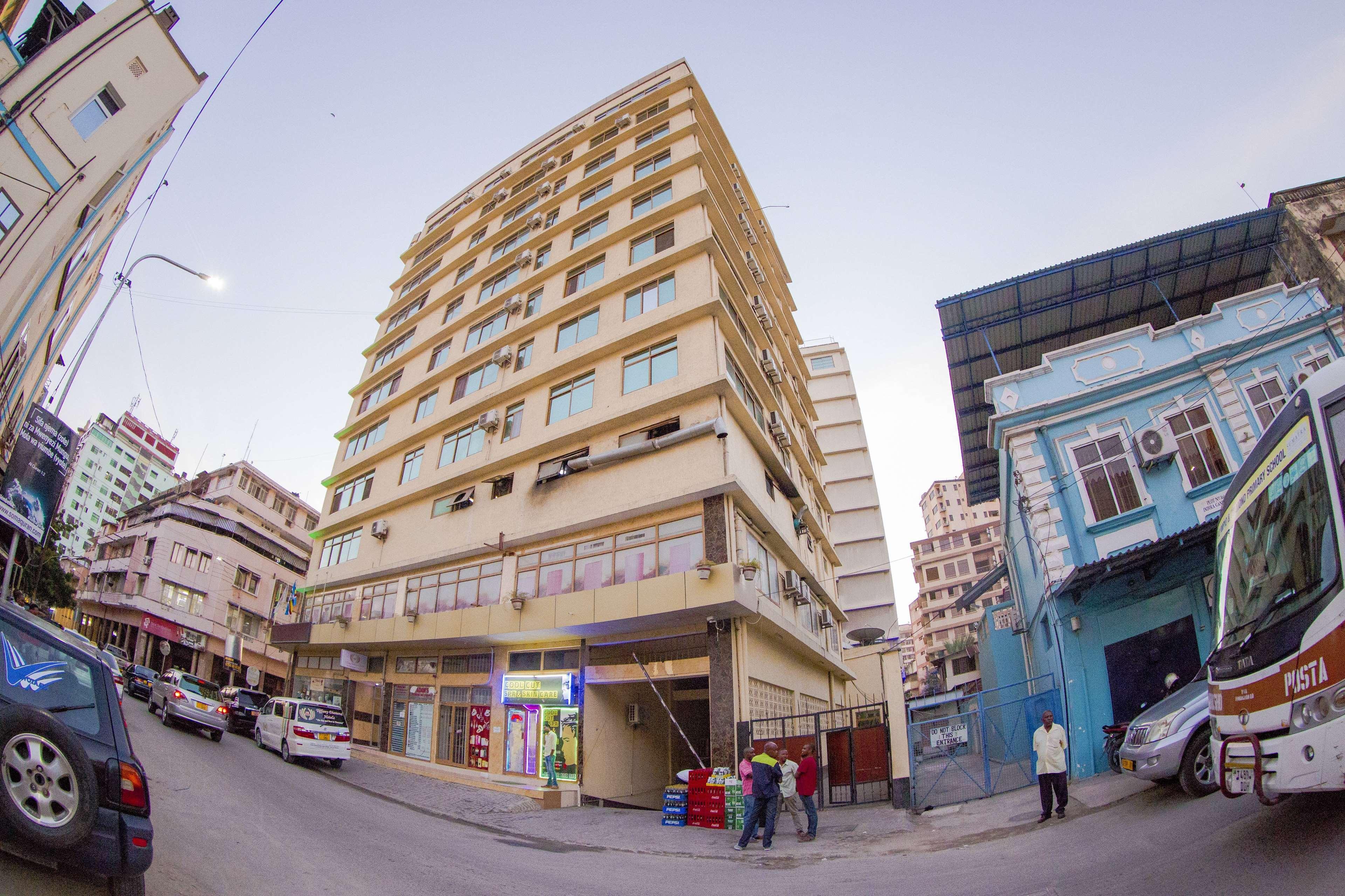 Tiffany Diamond Hotels Ltd - Indira Gandhi Street Дар-эс-Саламе Экстерьер фото