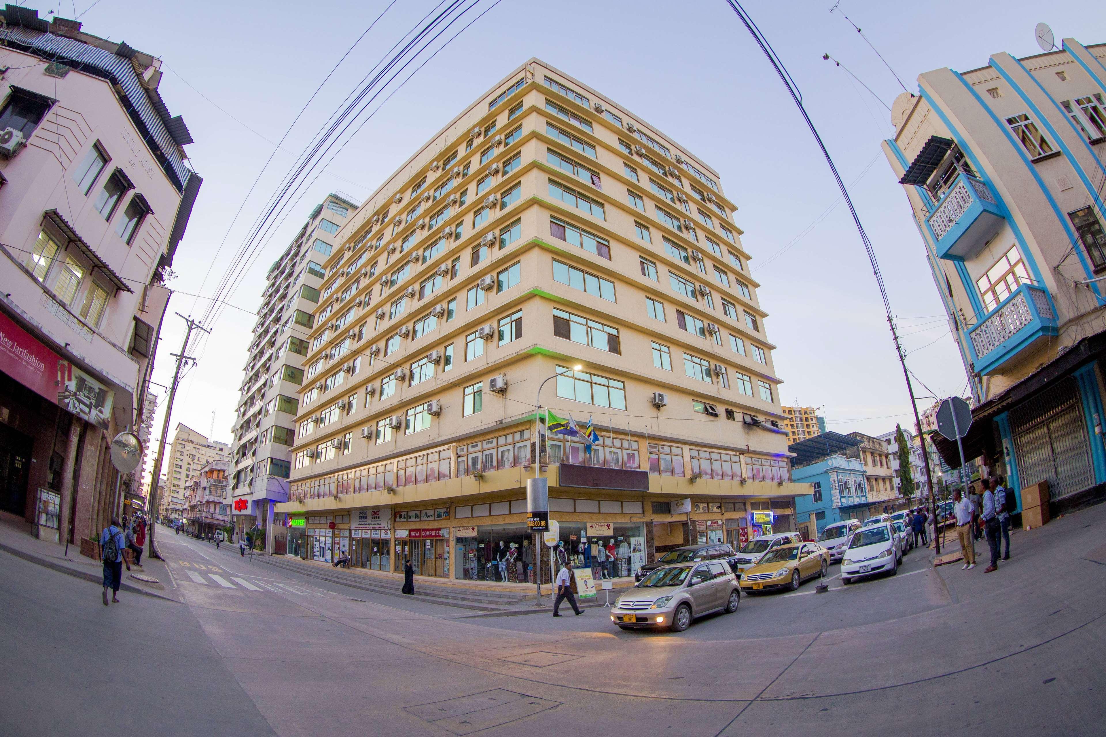 Tiffany Diamond Hotels Ltd - Indira Gandhi Street Дар-эс-Саламе Экстерьер фото