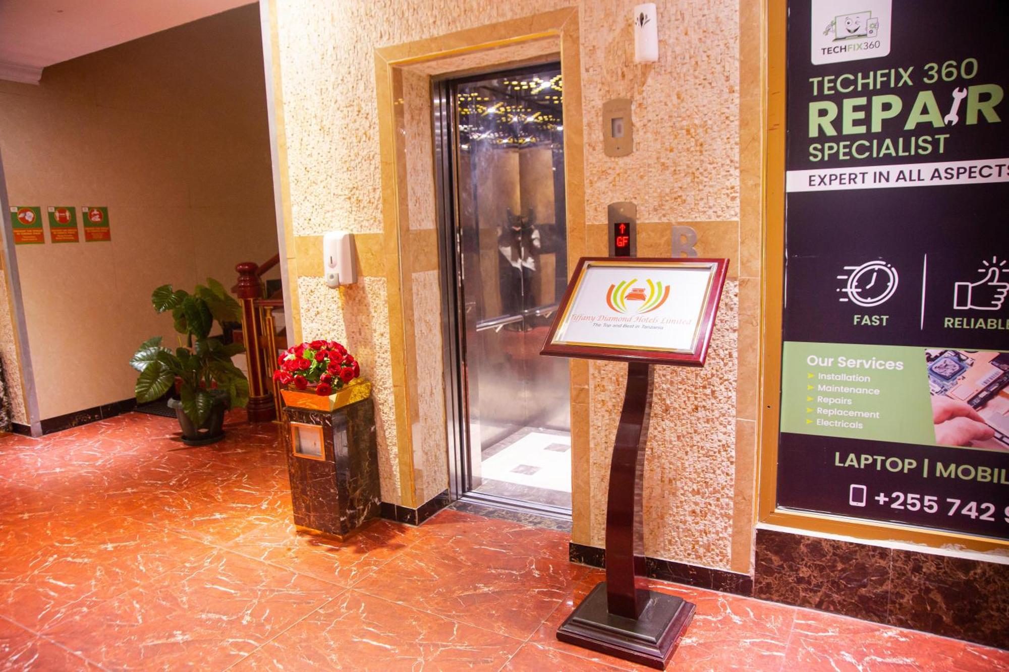 Tiffany Diamond Hotels Ltd - Indira Gandhi Street Дар-эс-Саламе Экстерьер фото