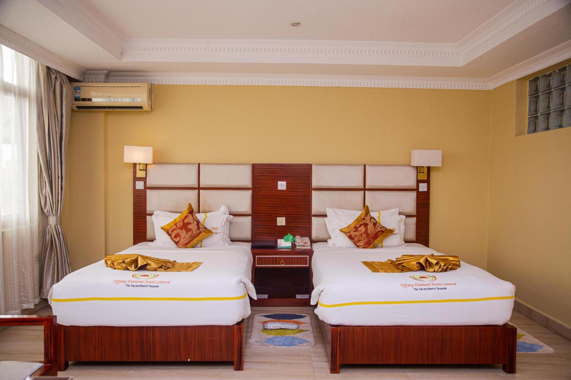 Tiffany Diamond Hotels Ltd - Indira Gandhi Street Дар-эс-Саламе Экстерьер фото