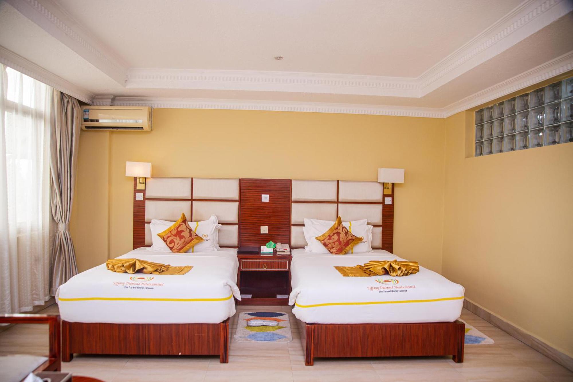 Tiffany Diamond Hotels Ltd - Indira Gandhi Street Дар-эс-Саламе Экстерьер фото