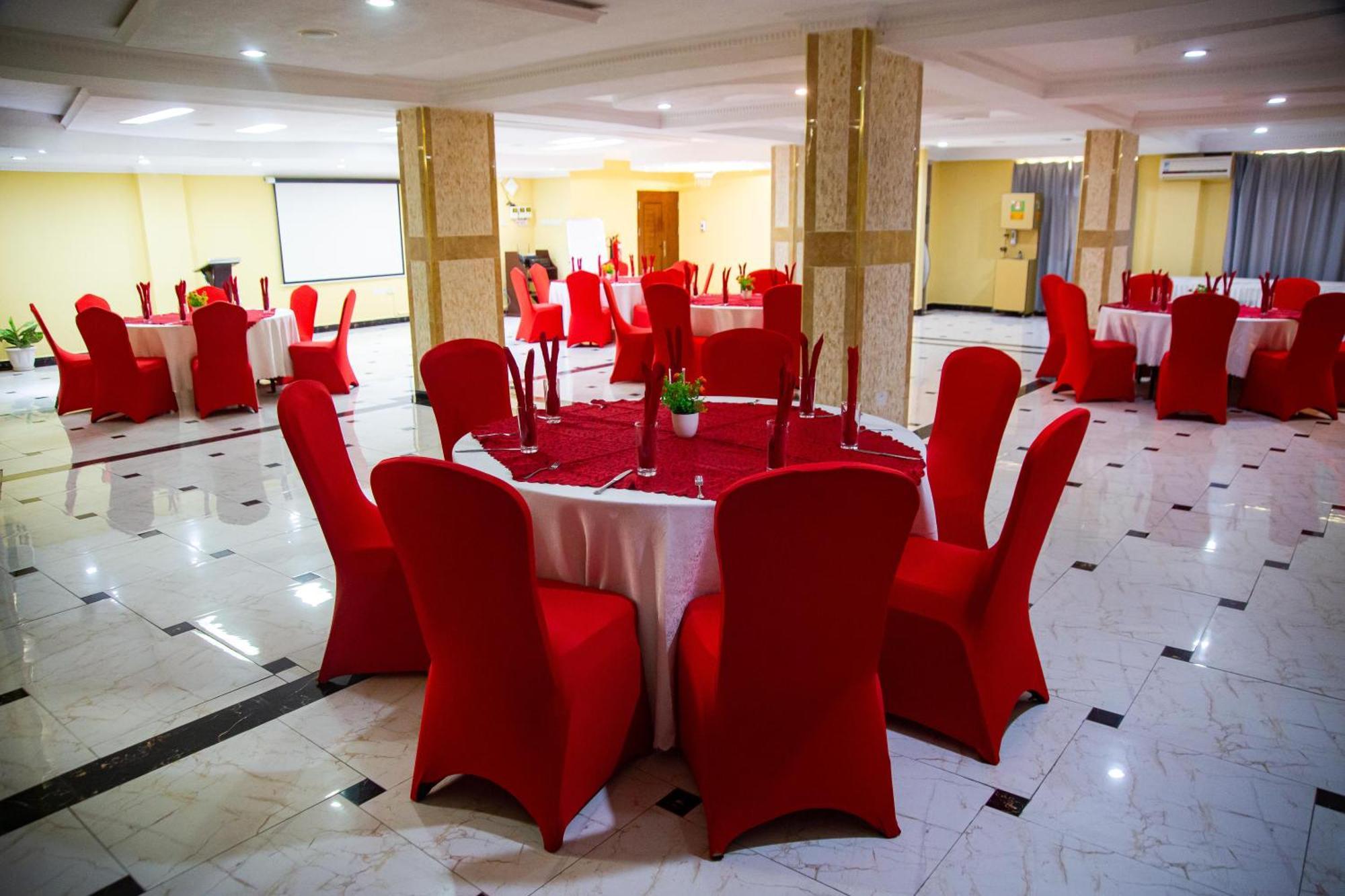 Tiffany Diamond Hotels Ltd - Indira Gandhi Street Дар-эс-Саламе Экстерьер фото
